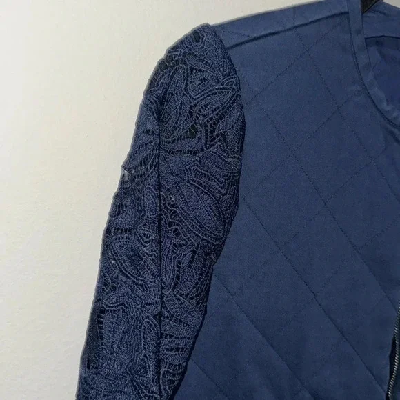 AMUR Teagan quilted bomber jacket laced sleeved- large. Great condition. - Picture 6 of 12